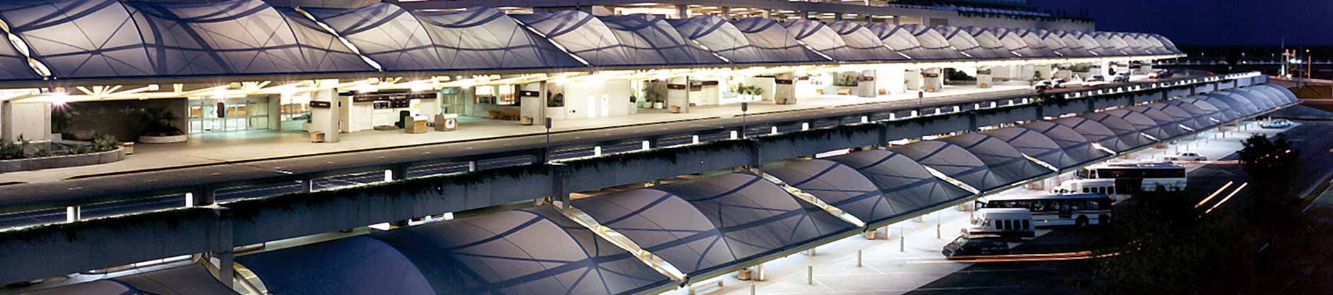 https://orlandoairportmco.com/wp-content/uploads/2017/04/MCO-parking-1904.jpg