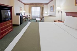 Holiday Inn Express Orlando Airport king