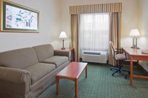 Holiday Inn Express Orlando Airport suite