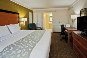 La Quinta Inn Orlando Airport king
