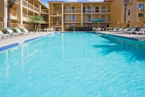 La Quinta Inn Orlando Airport pool